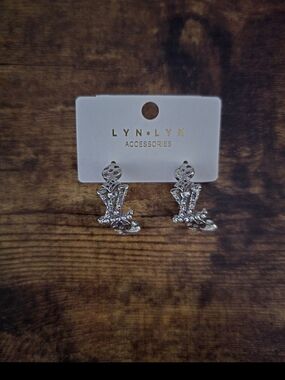 LYN•LYN Silver Crystal Drop Earrings